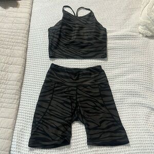 Old navy active power soft work out crop top bike shorts set medium